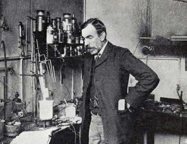 William Ramsay en su laboratorio
