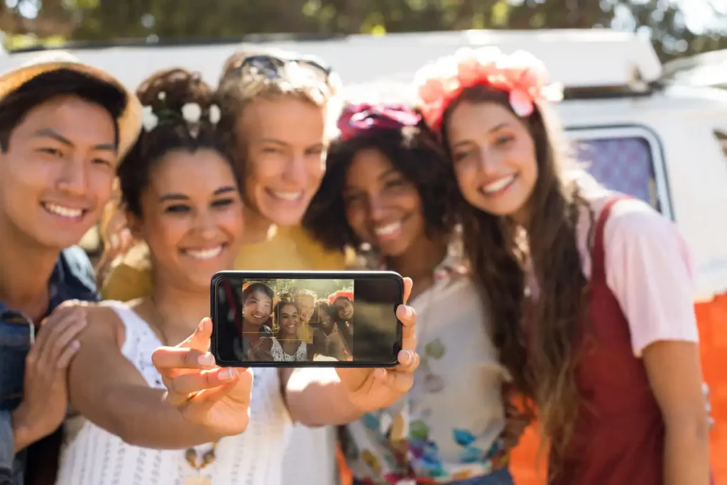 Grupo de chicas haciendo un selfi