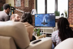 grupo de personas viendo el televisor