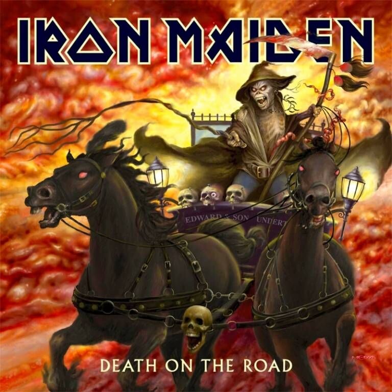 Portada del álbum Death on the Road de Iron Maiden con Eddie representado como un siniestro cochero conduciendo un carruaje tirado por caballos negros.