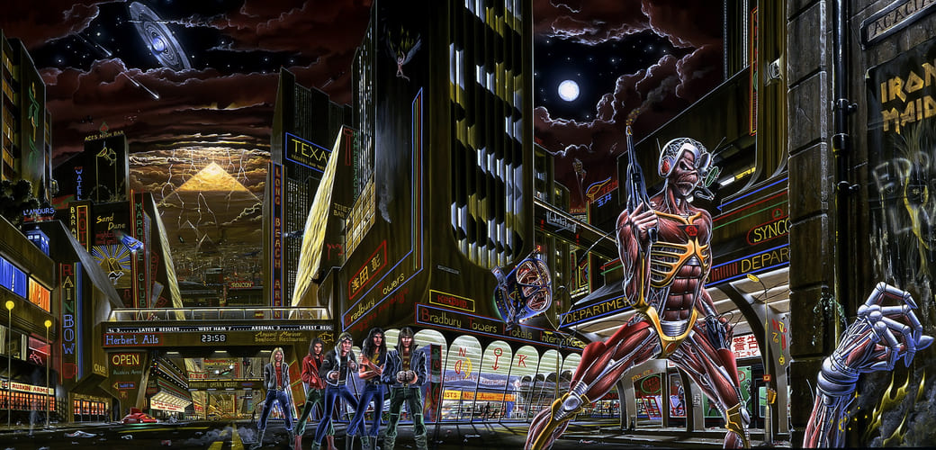 Portada y contraportada del álbum Somewhere in Time (1986) de Iron Maiden ilustrada por Derek Riggs con Eddie cyborg en una ciudad futurista llena de referencias ocultas
