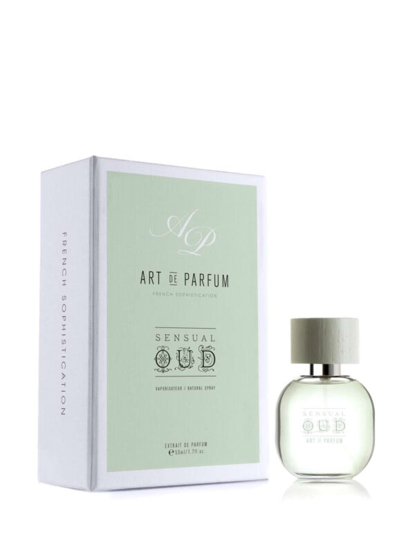 Estuche blanco y frasco de perfume Sensual Oud de Art de Parfum.